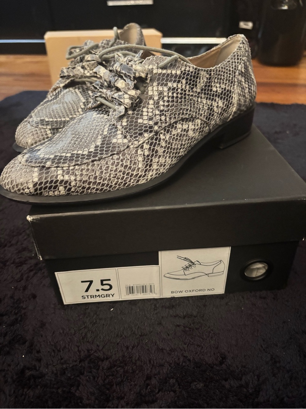 Banana Republic Women’s Snake-Print Lace-Up Oxfords in Gray and Cream